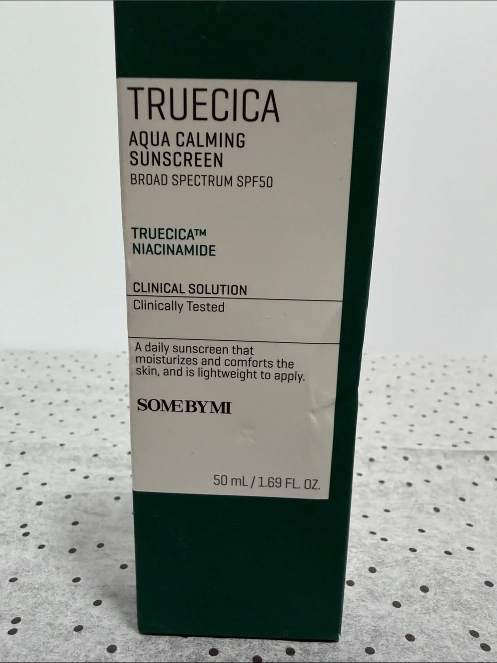 Truecica Aqua Calming Sunscreen SPF50 —